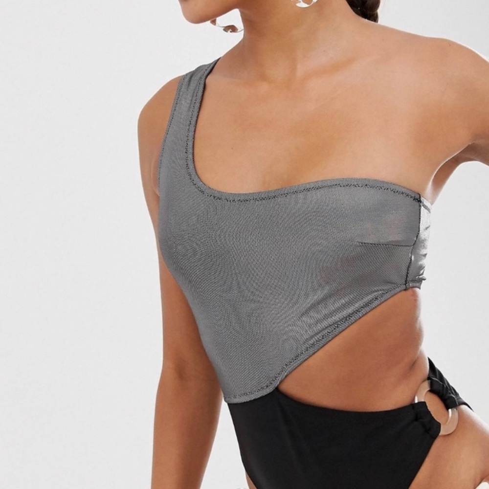 Asymmetric One-Shoulder One-Piece Swimsuit in Gray